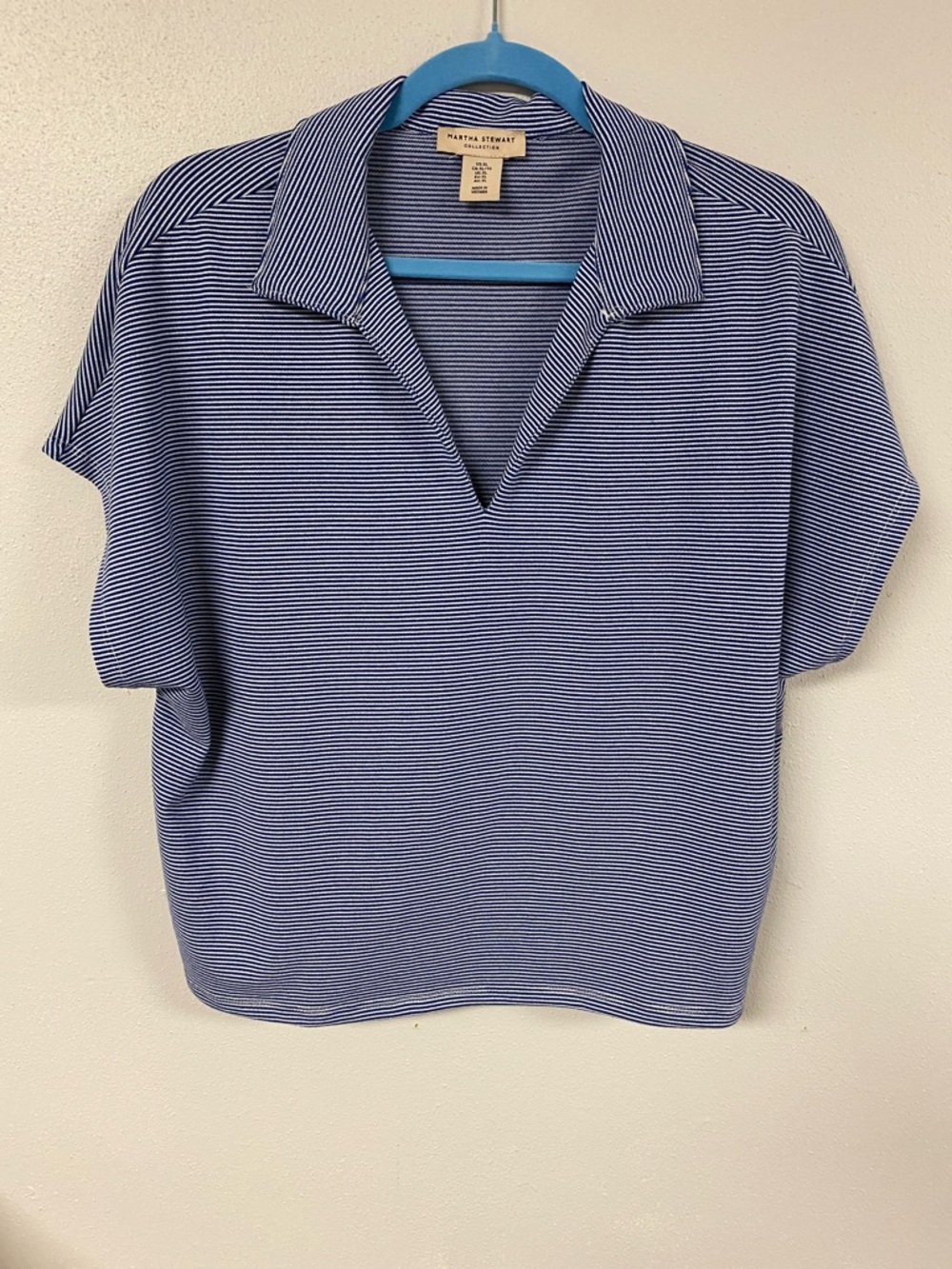 Martha Stewart Navy and White Striped Short Sleeve Polo Top. Size XL